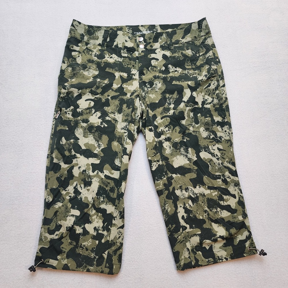 Columbia Omni-Shield Camo Capri Hiking Pants Womens 8 Green Camouflage XL8943